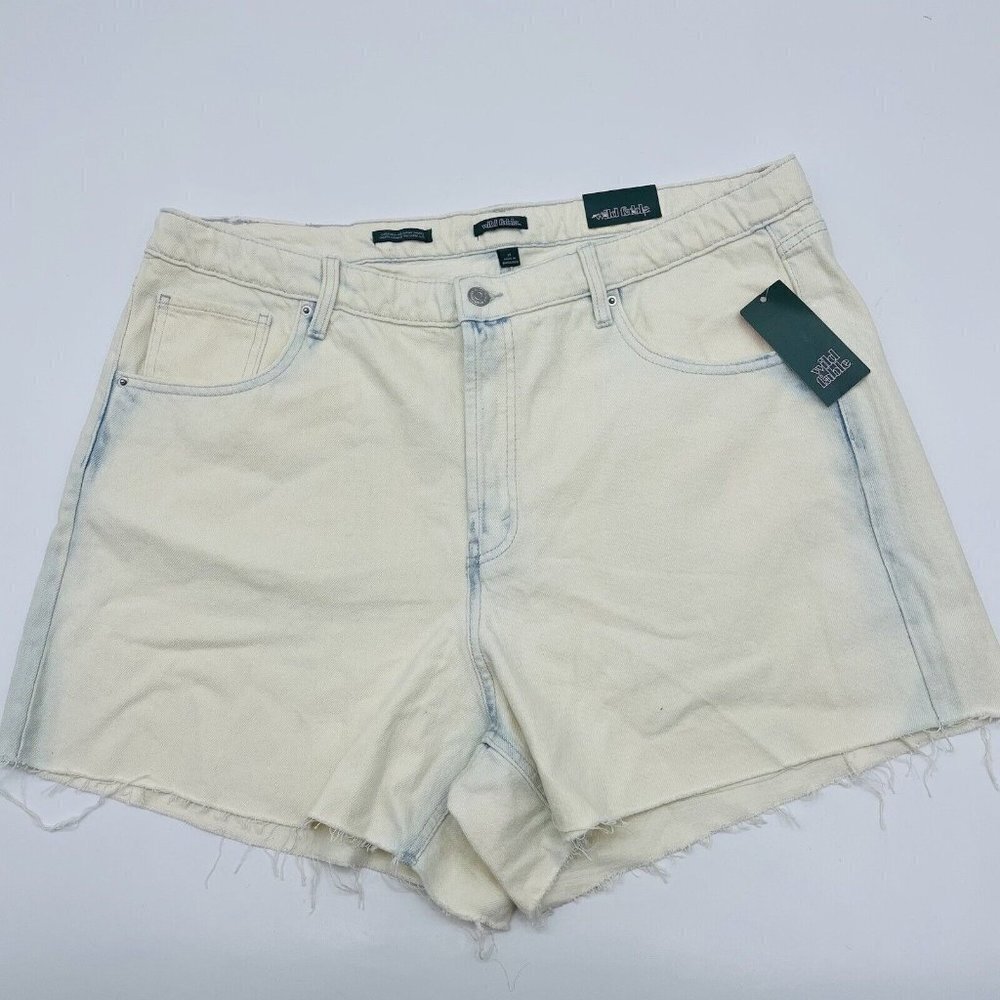 Wild Fable Juniors Plus Size 17 High-Rise Cutoff Midi Jean Short Light Acid Wash